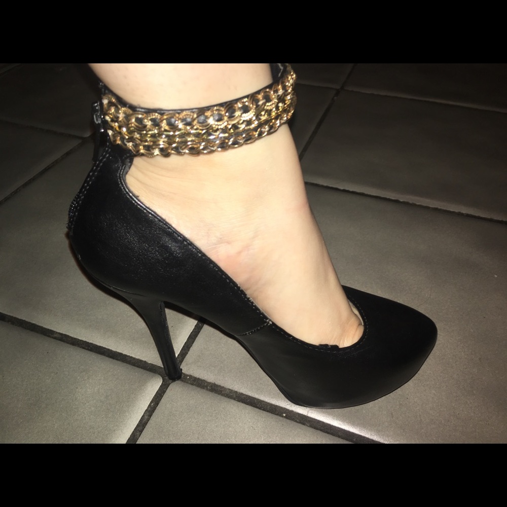 Women Shoes black high heels, Size: 6